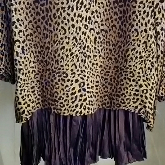 Long sleeves long tail cheetah top - Picture 3 of 4